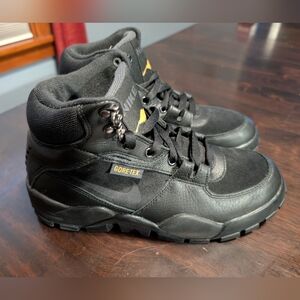 Nike Rhyodomo Gore-Tex Black Women's Hiking/Moto Boot, Size 7, EUC
